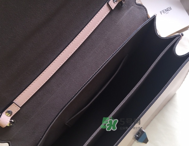 芬迪kan i手袋真假怎么辨別_fendi kan i手袋真假對(duì)比圖 芬迪kan i手袋真假怎么辨別_fendi kan i手袋真假對(duì)比圖