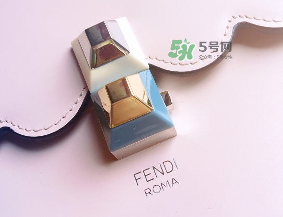 芬迪kan i手袋真假怎么辨別_fendi kan i手袋真假對(duì)比圖 芬迪kan i手袋真假怎么辨別_fendi kan i手袋真假對(duì)比圖