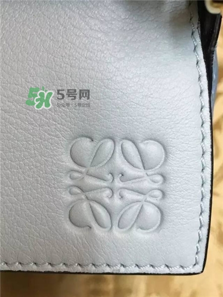 羅意威puzzle包真假怎么辨別_loewe puzzle包真假對(duì)比圖 羅意威puzzle包真假怎么辨別_loewe puzzle包真假對(duì)比圖