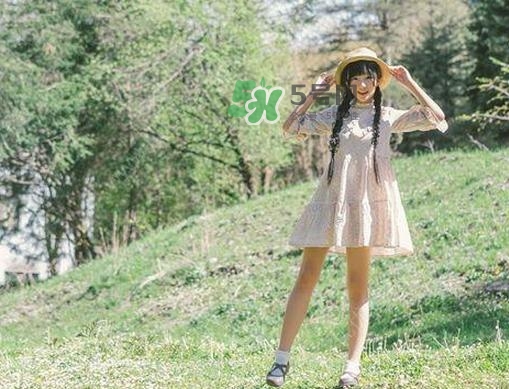 14歲女生胸部變大是正常的嗎？14歲女生的胸多大正常？