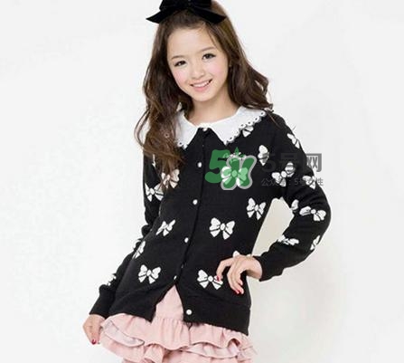 14歲女生胸部變大是正常的嗎？14歲女生的胸多大正常？