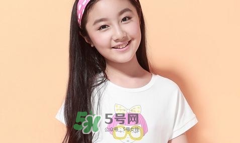 14歲女生胸部變大是正常的嗎？14歲女生的胸多大正常？