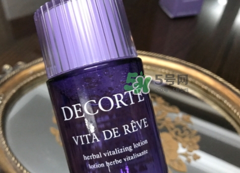 黛珂紫蘇水和sk2神仙水哪個(gè)好？紫蘇水可以和神仙水一起用嗎