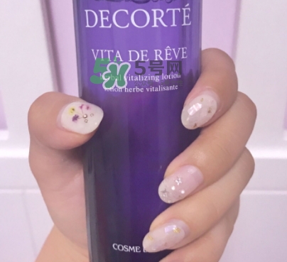 黛珂紫蘇水和cpb水磨精華哪個(gè)好？紫蘇水和cpb水磨搭配