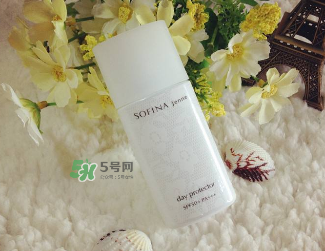 蘇菲娜白蕾絲防水嗎？蘇菲娜白蕾絲悶痘嗎？