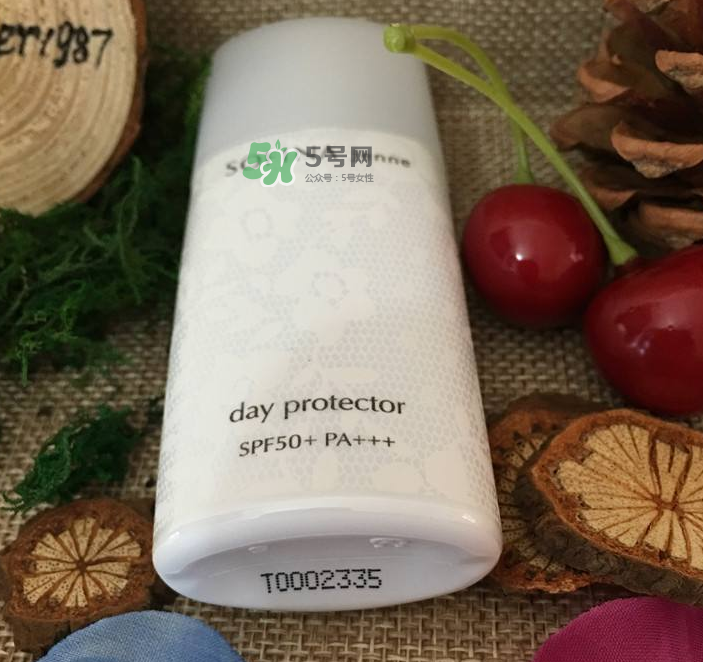 蘇菲娜白蕾絲防水嗎？蘇菲娜白蕾絲悶痘嗎？