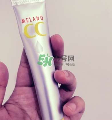 olay小白瓶和樂敦cc美容液哪個好？olay小白瓶和樂敦cc順序