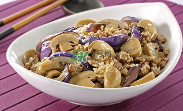 蘑菇不能和茄子一起吃嗎？蘑菇不能和什么一起吃？