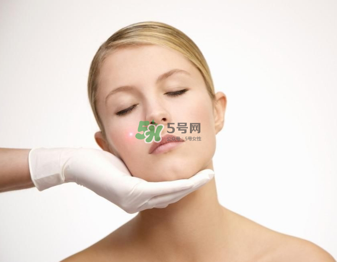 刷酸爆痘怎么辦？刷酸爆痘要不要繼續(xù)刷？