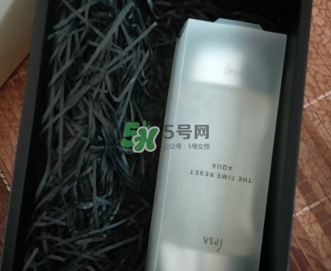 ipsa流金水是玻璃瓶嗎？流金水是塑料的嗎