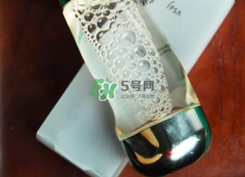 ipsa流金水是玻璃瓶嗎？流金水是塑料的嗎