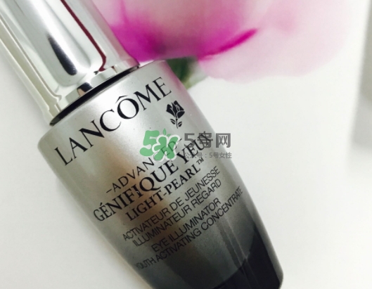 蘭蔻小灰瓶怎么用？蘭蔻小灰瓶眼部精華使用方法