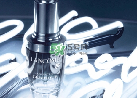 蘭蔻小黑瓶和sk2小燈泡哪個好？蘭蔻小黑瓶和小燈泡怎么用