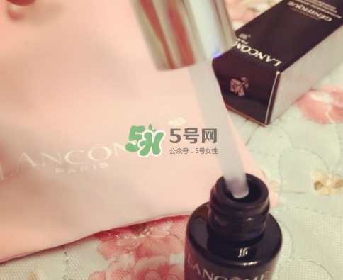 蘭蔻小黑瓶和sk2小燈泡哪個好？蘭蔻小黑瓶和小燈泡怎么用