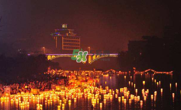 七月十五上墳時間 七月十五上墳的講究 七月十五上墳時間 七月十五上墳的講究