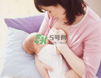 母乳喂養(yǎng)會(huì)乳糖不耐受嗎？母乳喂養(yǎng)會(huì)過(guò)度喂養(yǎng)嗎？