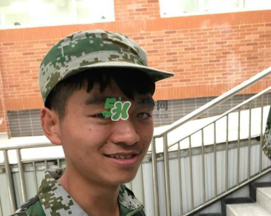 神似王寶強大一新生是誰？神似王寶強大一新生叫什么名字？