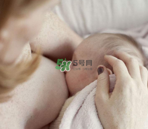 母乳喂養(yǎng)會積食嗎？純母乳喂養(yǎng)的寶寶會積食嗎？