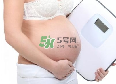 臍帶繞頸是什么原因造成的？臍帶繞頸是多休息還是多運(yùn)動？