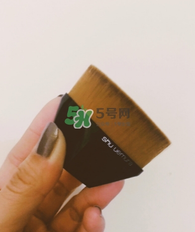 植村秀55魔術(shù)無痕刷怎么用？植村秀55號粉底刷怎么清洗