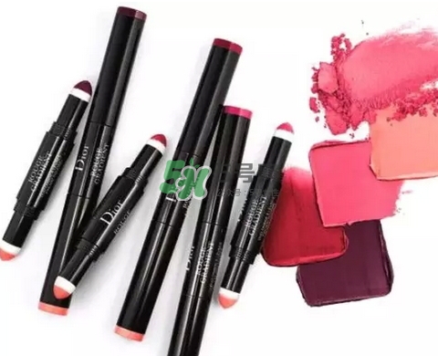 來月經(jīng)可以涂唇釉嗎_月經(jīng)期間能涂唇釉嗎 來月經(jīng)可以涂唇釉嗎_月經(jīng)期間能涂唇釉嗎