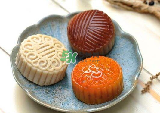 月餅烤裂了什么原因？月餅烤的時候為什么會變形？