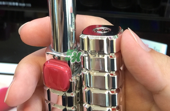 歐萊雅釉光唇膏多少錢_歐萊雅釉光唇膏專柜價格 歐萊雅釉光唇膏多少錢_歐萊雅釉光唇膏專柜價格