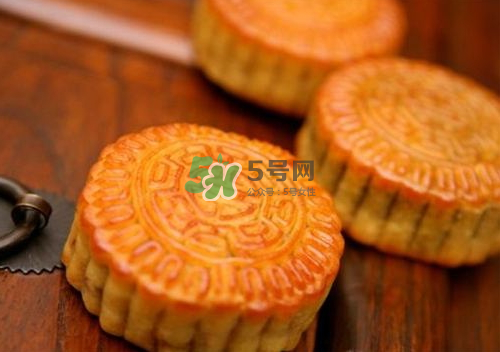 廣式月餅為什么硬？月餅皮發(fā)硬怎么辦？