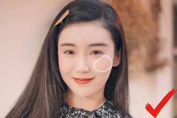 腮紅的畫法圖解 腮紅的畫法步驟 腮紅的畫法圖解 腮紅的畫法步驟