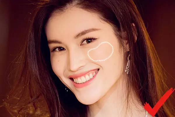 腮紅的畫法圖解 腮紅的畫法步驟 腮紅的畫法圖解 腮紅的畫法步驟