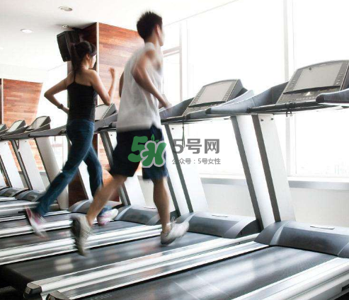 動(dòng)感單車和跑步機(jī)哪個(gè)減肥效果好？動(dòng)感單車和跑步機(jī)哪個(gè)瘦腿快？