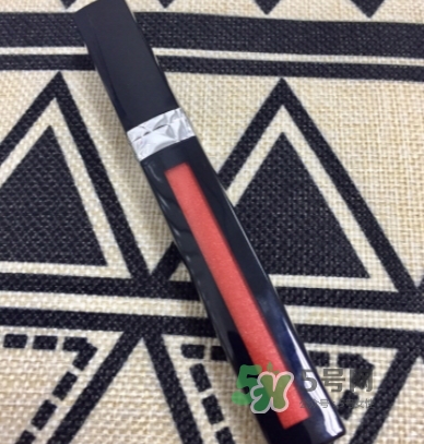 迪奧藍(lán)星唇釉751好看嗎？dior迪奧藍(lán)星唇釉751試色