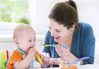 一歲后的寶寶如何喂養(yǎng)？寶寶喝牛奶好嗎？