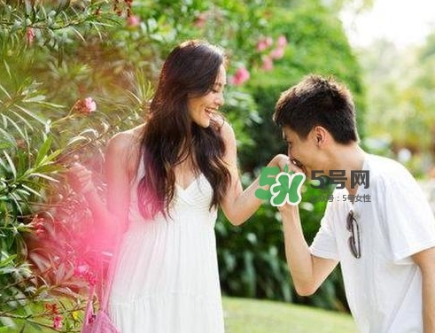 老公出軌一定要離婚嗎？如何挽救婚姻危機(jī)？