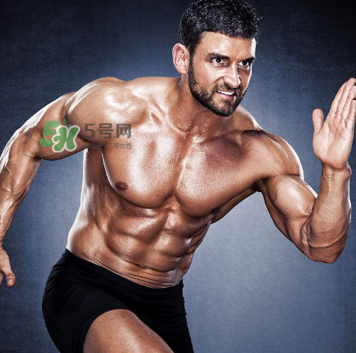 蛋白粉健身前喝還是后喝？蛋白粉健身中可以喝嗎？