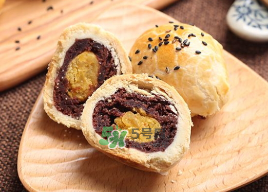 蛋黃酥為什么會爆開？蛋黃酥爆餡是什么原因？