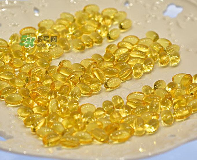 魚肝油可以和鈣一起吃嗎？魚肝油可以和奶粉一起吃嗎？