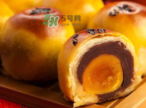 蛋黃酥烤多長時(shí)間最好？蛋黃酥烤多久？