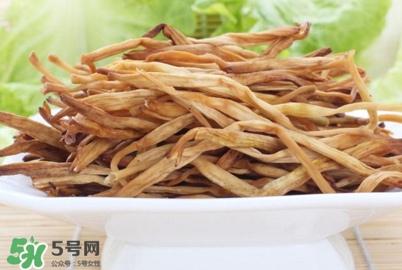 為什么說黃花菜都涼了？黃花菜為什么要抽芯