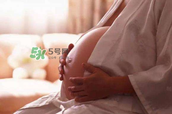 孕晚期肚子有規(guī)律的跳動是胎動嗎？