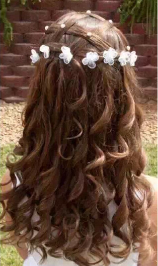 不要再為女兒扎羊角辮了 女孩好看的發(fā)型怎么扎？