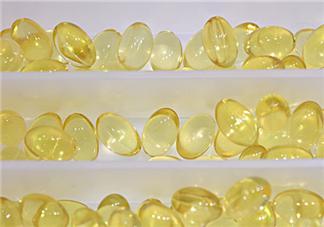 魚肝油可以和鈣一起吃嗎？魚肝油可以和奶粉一起吃嗎？