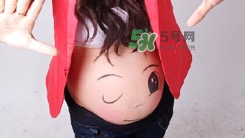 孕晚期肚子有規(guī)律的跳動是胎動嗎？