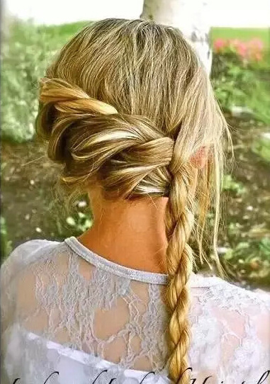 不要再為女兒扎羊角辮了 女孩好看的發(fā)型怎么扎？