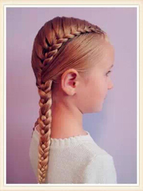 不要再為女兒扎羊角辮了 女孩好看的發(fā)型怎么扎？