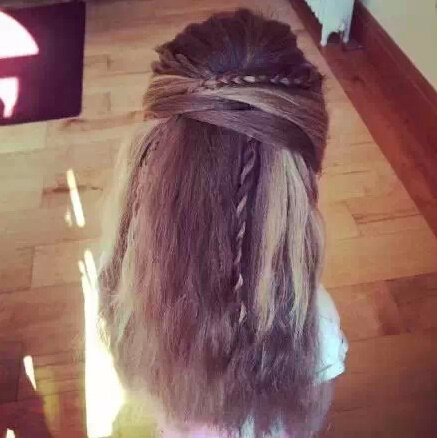 不要再為女兒扎羊角辮了 女孩好看的發(fā)型怎么扎？