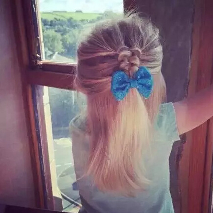 不要再為女兒扎羊角辮了 女孩好看的發(fā)型怎么扎？