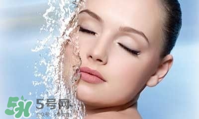 秋天皮膚干燥怎么辦？秋天皮膚干燥吃什么好？