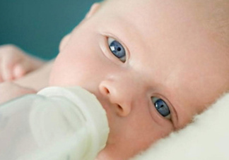 寶寶奶粉過敏什么原因？奶粉過敏的識別和處理