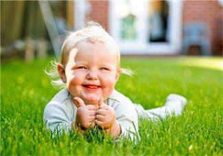 寶寶曬太陽后出濕疹正常嗎？寶寶曬太陽會出濕疹嗎？